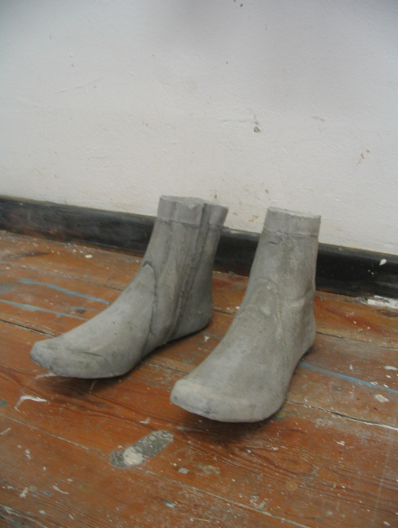 02 Boots, 2008, concrete