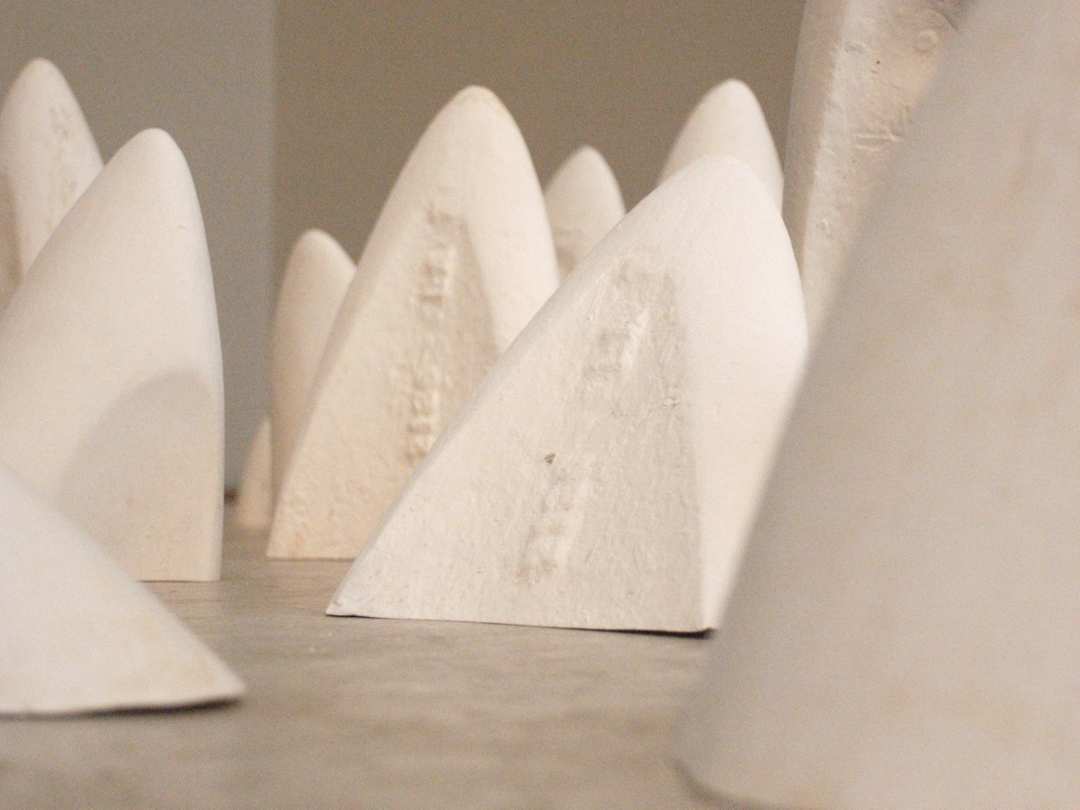 01 Plough Points, 2009, plaster, overall size 19 x 120 x 120 cm (detail) Photo Harmit Kambo